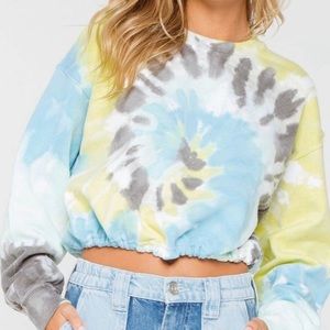 𝅺NWT BDG Urban Outfitters Tie Dye Bubble Sweatshirt Women’s Size Small